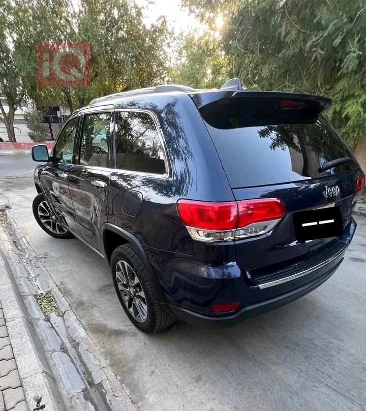 جیپ گراند شیرۆکی